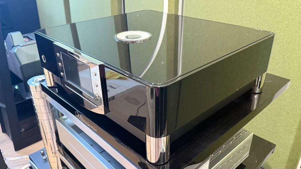 MBL Noble N31 CD Player DAC in Gloss Black w Box & Scratch VERY GOOD