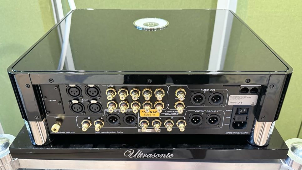 MBL Noble Line N11 Line Preamplifier in Gloss Black w Box VERY GOOD