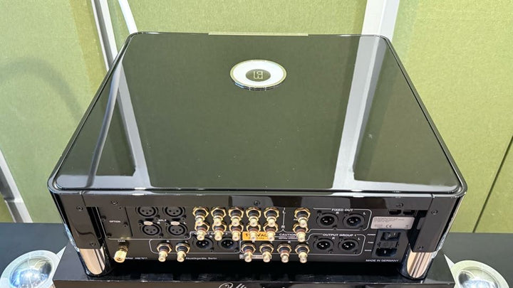 MBL Noble Line N11 Line Preamplifier in Gloss Black w Box VERY GOOD