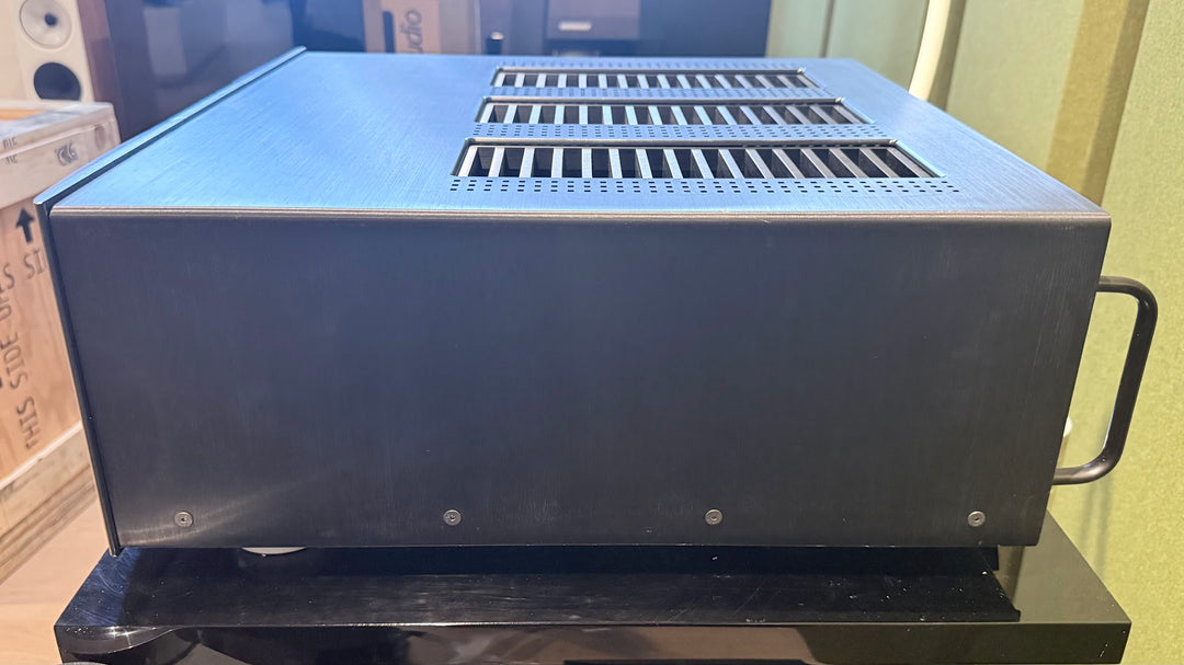 Mark Levinson 533H 3-Channel Power Amplifier in Black EXCELLENT