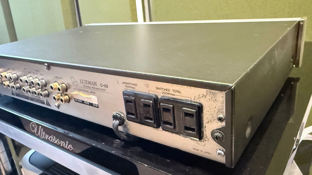 Luxman C-02 Preamplifier in Silver No Box VERY GOOD