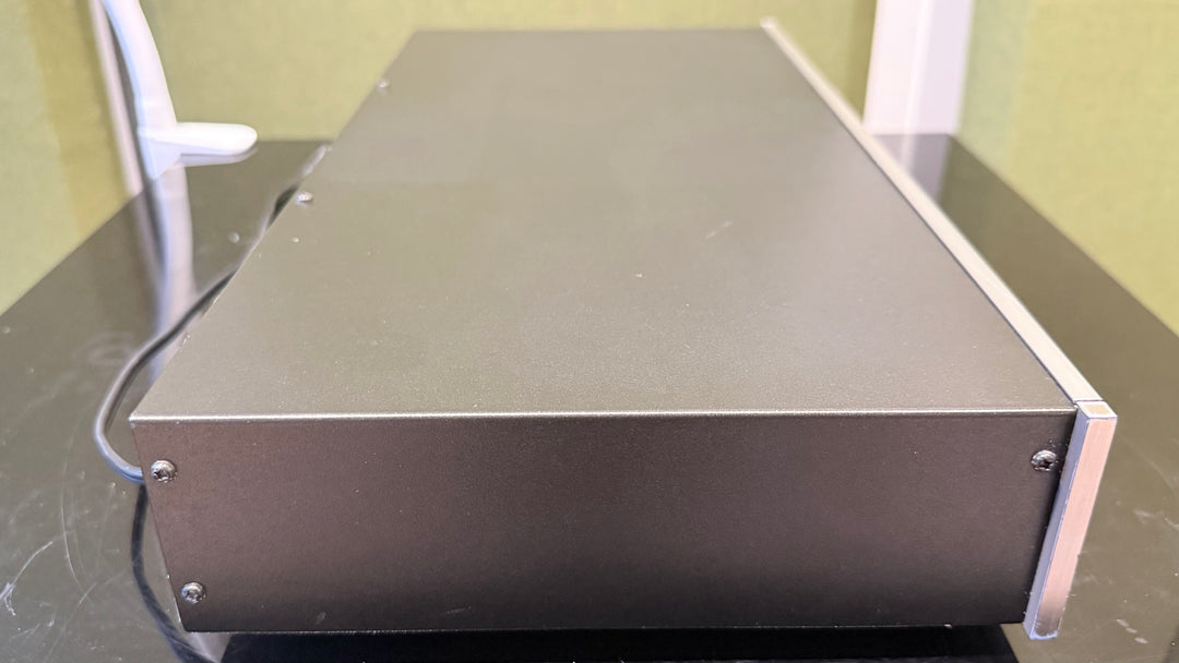 Luxman T-240 AM/FM Stereo Tuner VERY GOOD