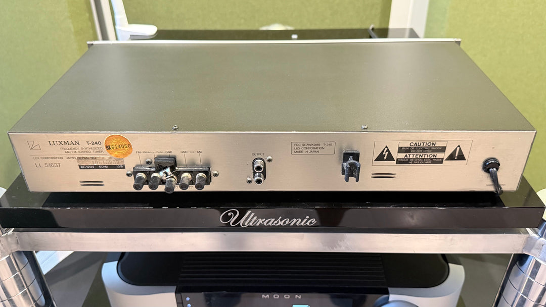 Luxman T-240 AM/FM Stereo Tuner VERY GOOD