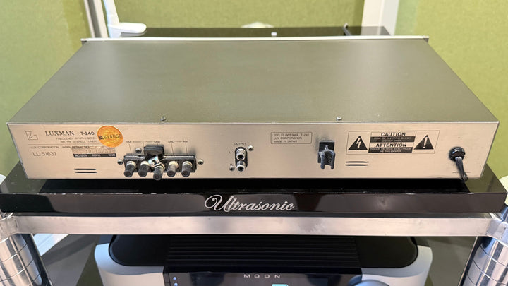 Luxman T-240 AM/FM Stereo Tuner VERY GOOD