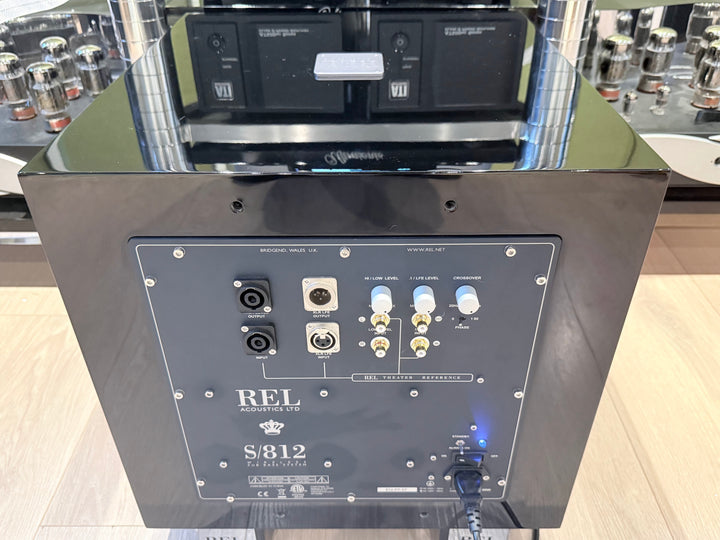 REL Acoustics S/812 Subwoofer w Box & Accessories in Gloss Black EXCELLENT