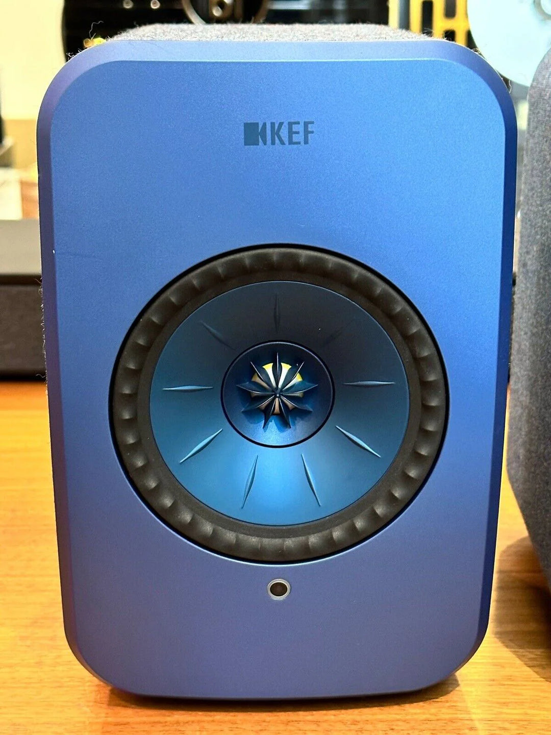 KEF LSX Powered Speakers Pair (Blue) Original Box Power Cord Manual EXCELLENT