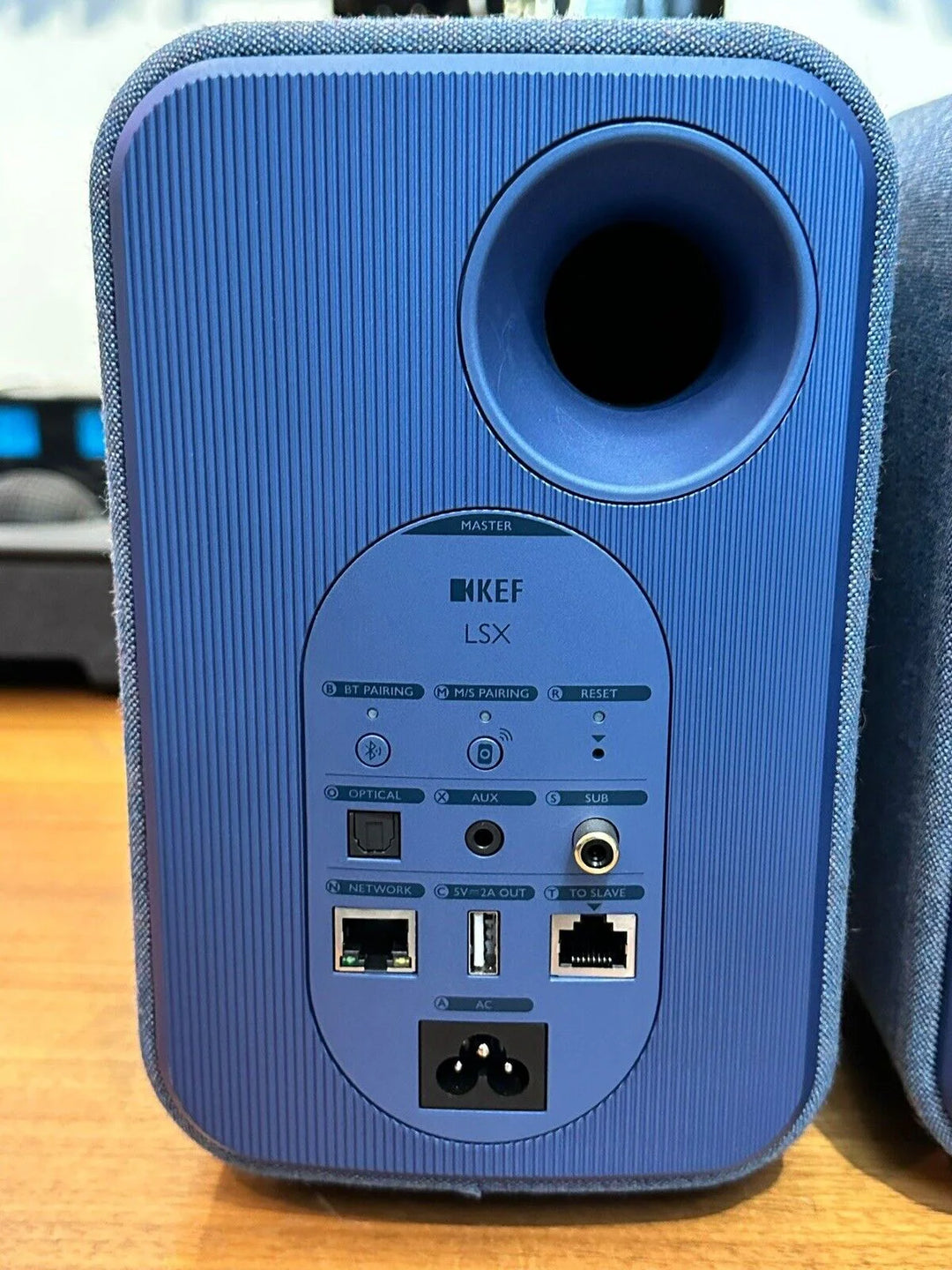 KEF LSX Powered Speakers Pair (Blue) Original Box Power Cord Manual EXCELLENT