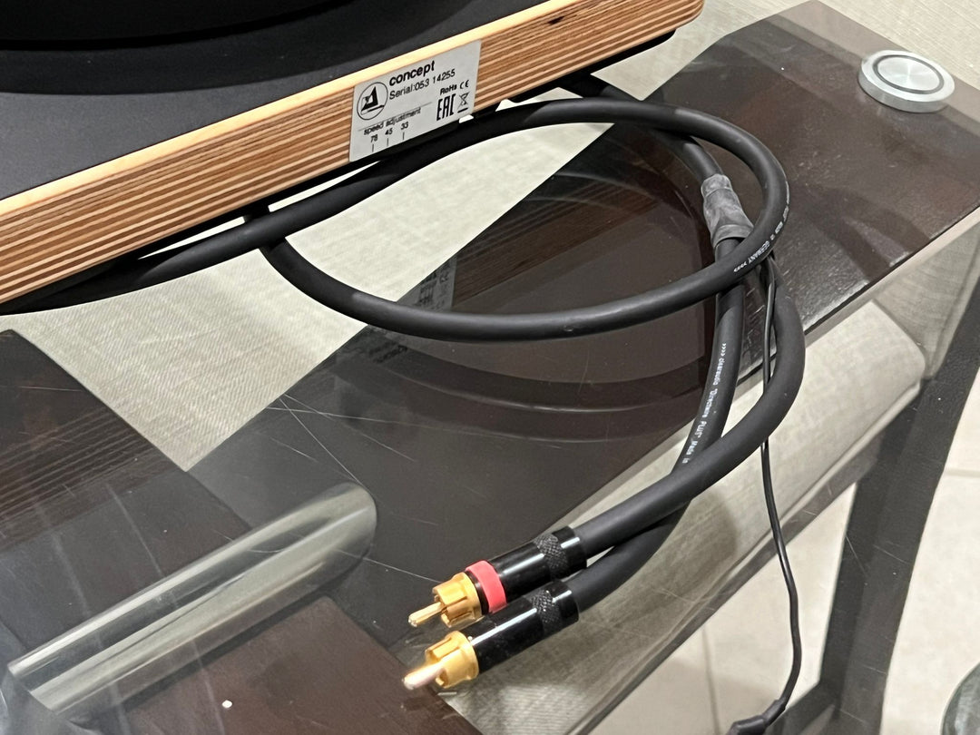 Clearaudio Concept Wood Turntable Record Player w Satisfy Tonearm & Concept V2 MM Cartridge EXCELLENT