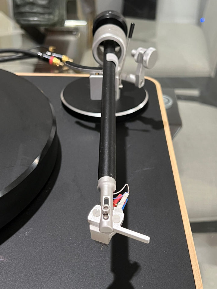 Clearaudio Concept Wood Turntable Record Player w Satisfy Tonearm & Concept V2 MM Cartridge EXCELLENT